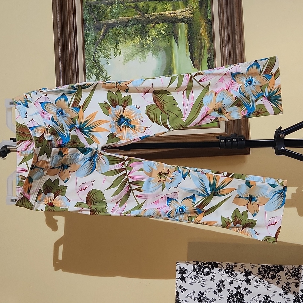 Friends flowers pants c66